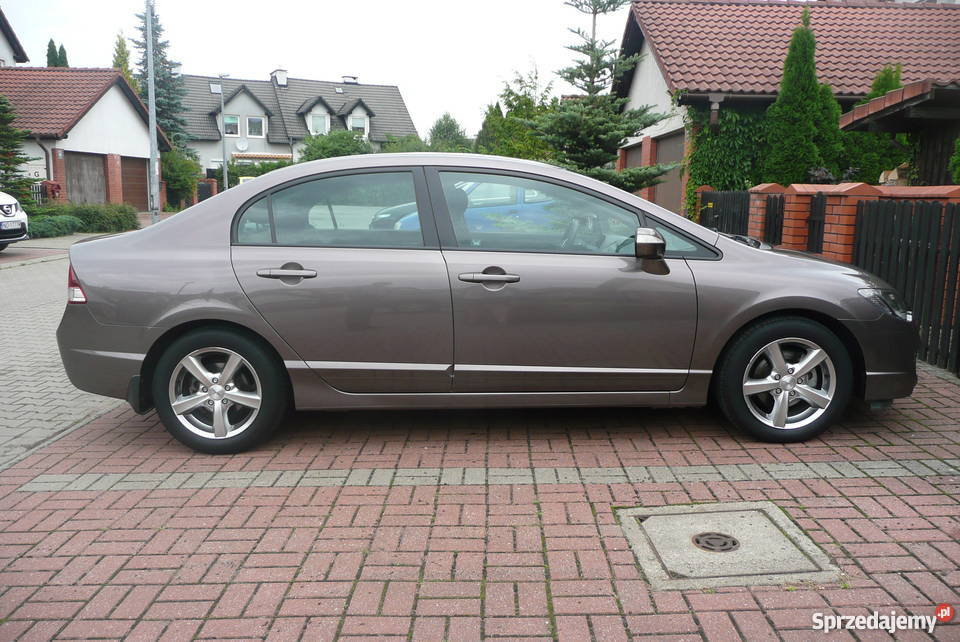 HONDA CIVIC VIII 2011 r 18 140 SEDAN garażowany Olsztyn
