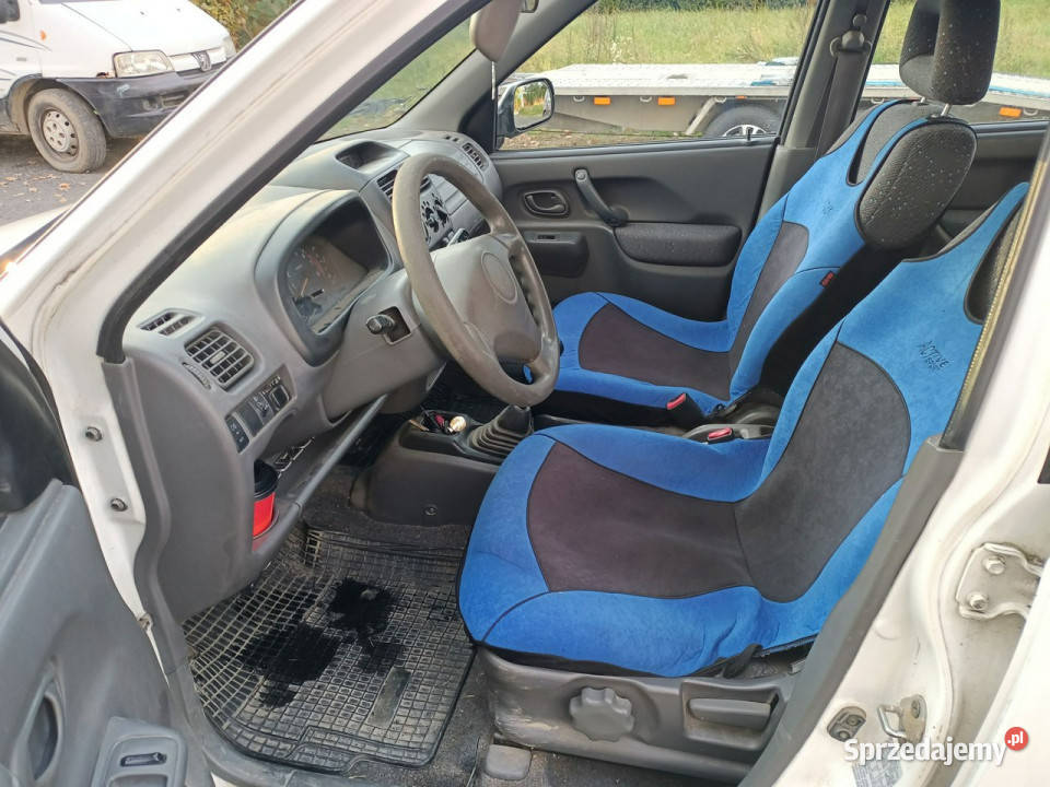 Suzuki Ignis Suzuki Ignis 13 01r 4x4 I 20002006 benzyna małopolskie