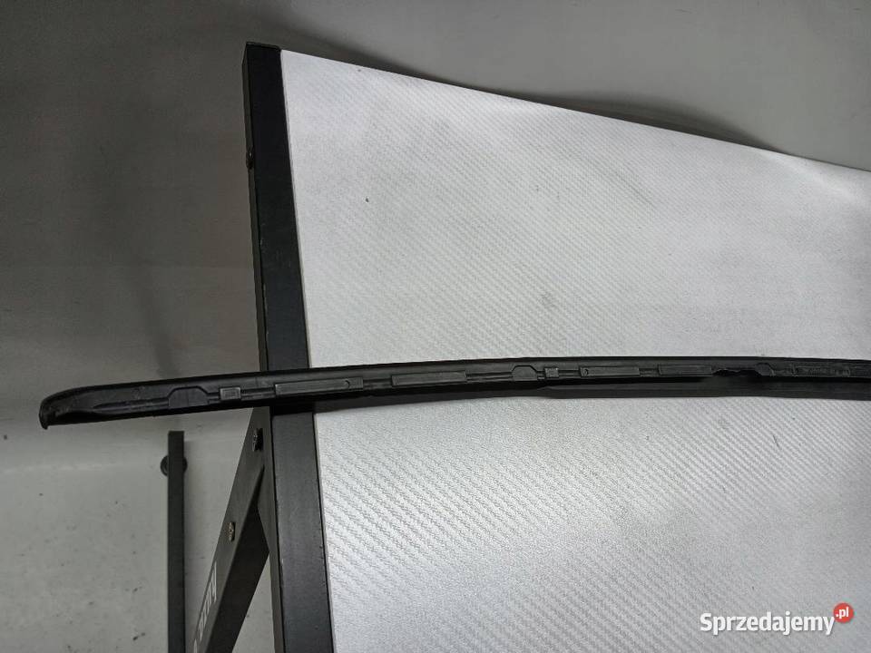 LISTWA SZYBY CZOŁOWEJ PRAWA VW GOLF VIII wielkopolskie