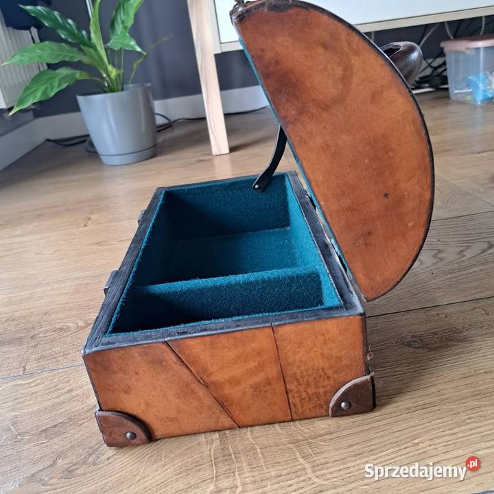 Stylowa Skrzynia Dekoracyjna w Stylu Vintage Rękodzieło Domaszczyn sprzedam