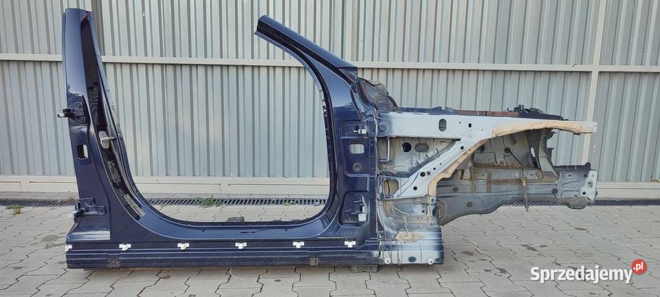 MERCEDES W205 SEDAN ĆWIARTKA PODŁUŻNICA PRAWY osobowe sprzedam