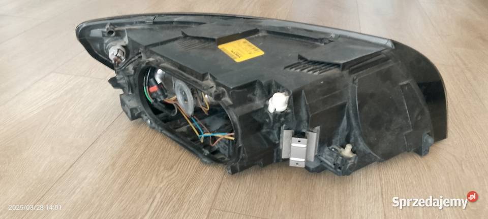 Lampa lewa przód Volvo V50 30698801 Kościerzyna