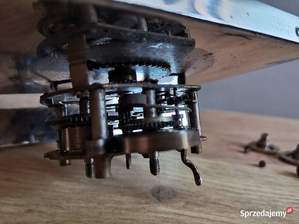 Stary przedwojenny zegar budzik gabinetowy Art Katowice