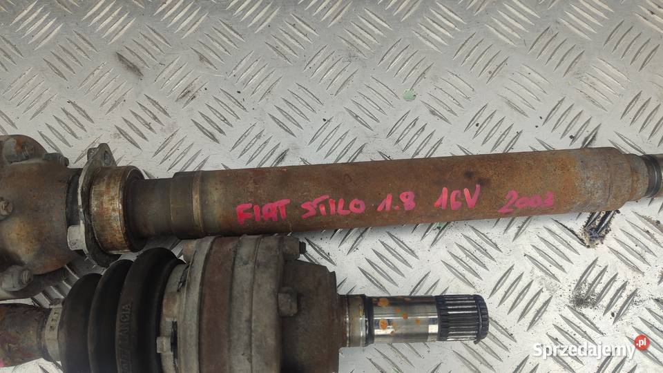 FIAT STILO 18 16V 5D 0110 PÓŁOŚ PRAWA PRZEGUB