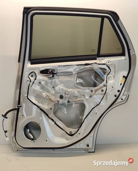 SUZUKI SCROSS SX4 DRZWI PRAWY TYŁ 2024 ZCC