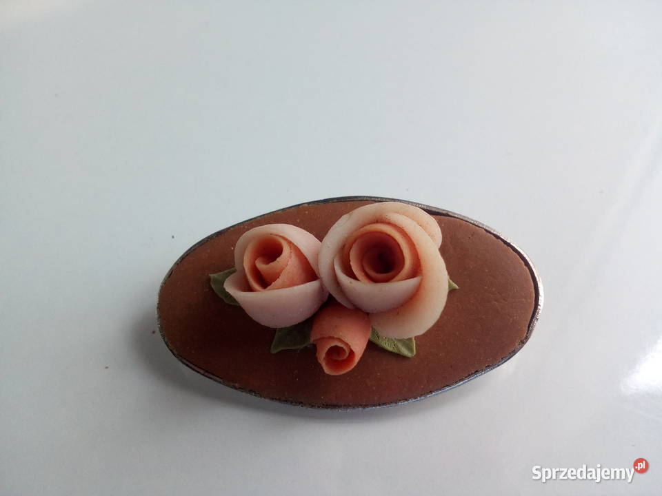 3 używane broszki zachodniopomorskie