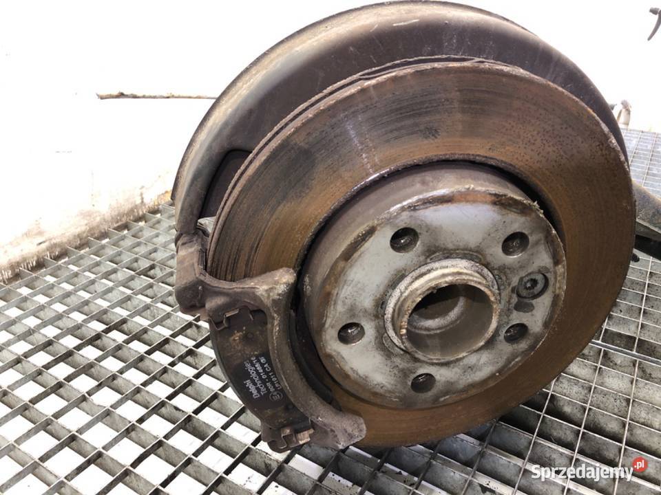 WAHACZ PIASTA LEWY TYŁ VW TRANSPORTER T6 Bus Zawieszenie i amortyzacja