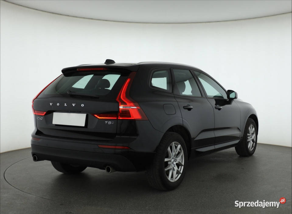 Volvo XC60 T5 AWD czarny