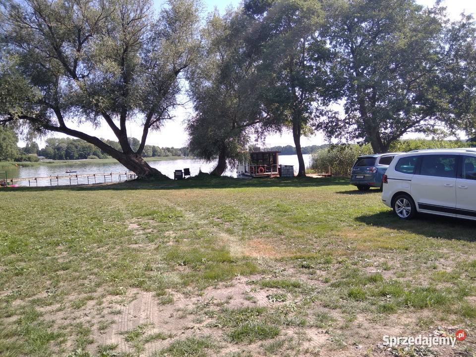 Działka jeziorem