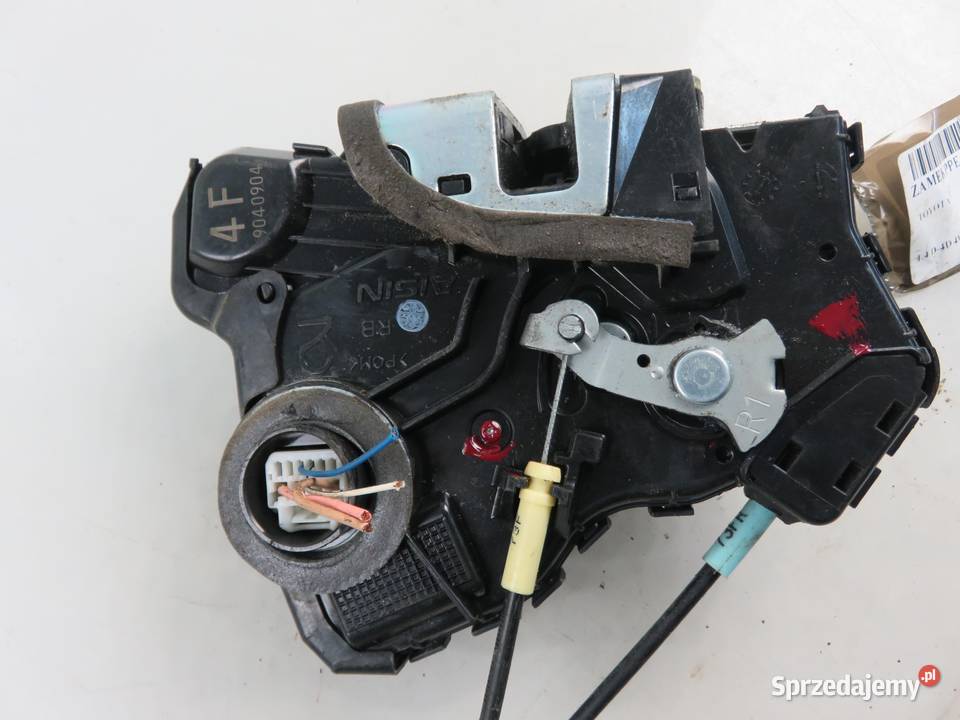 ZAMEK PRAWY PRZEDNI TOYOTA URBAN CRUISER