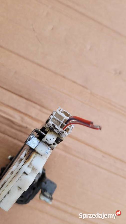 ZAMEK DRZWI PRZÓD ALMERA N15 8255261U01 Gorzyczki