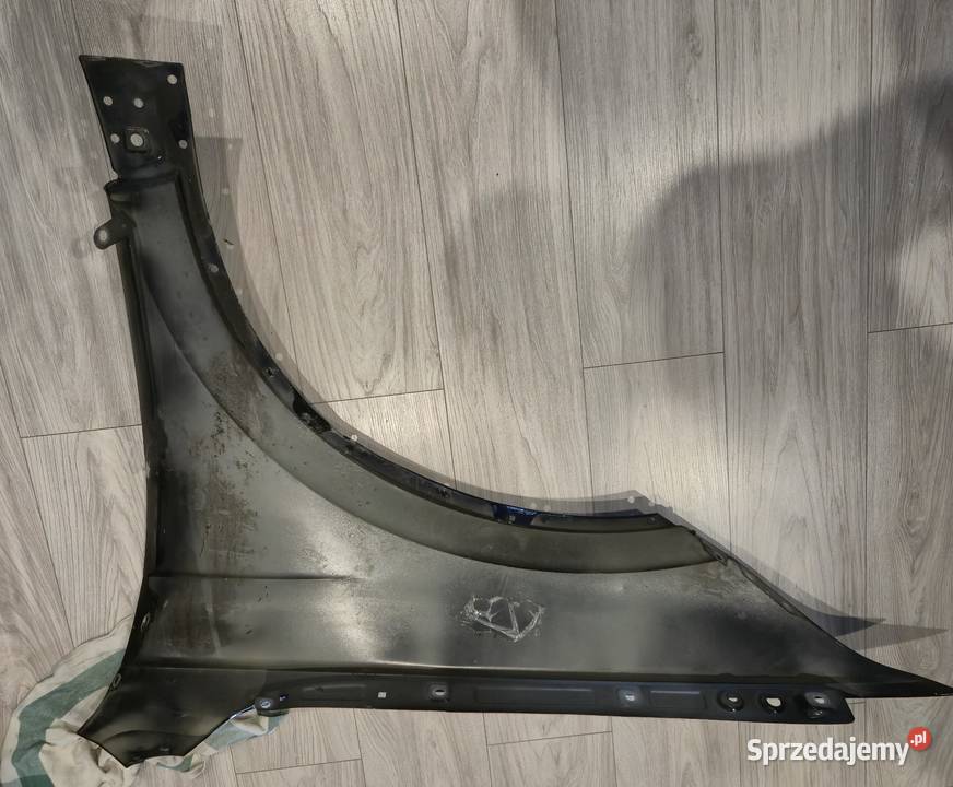 Prawy przedni błotnik Volkswagen Touareg III Szczerbice