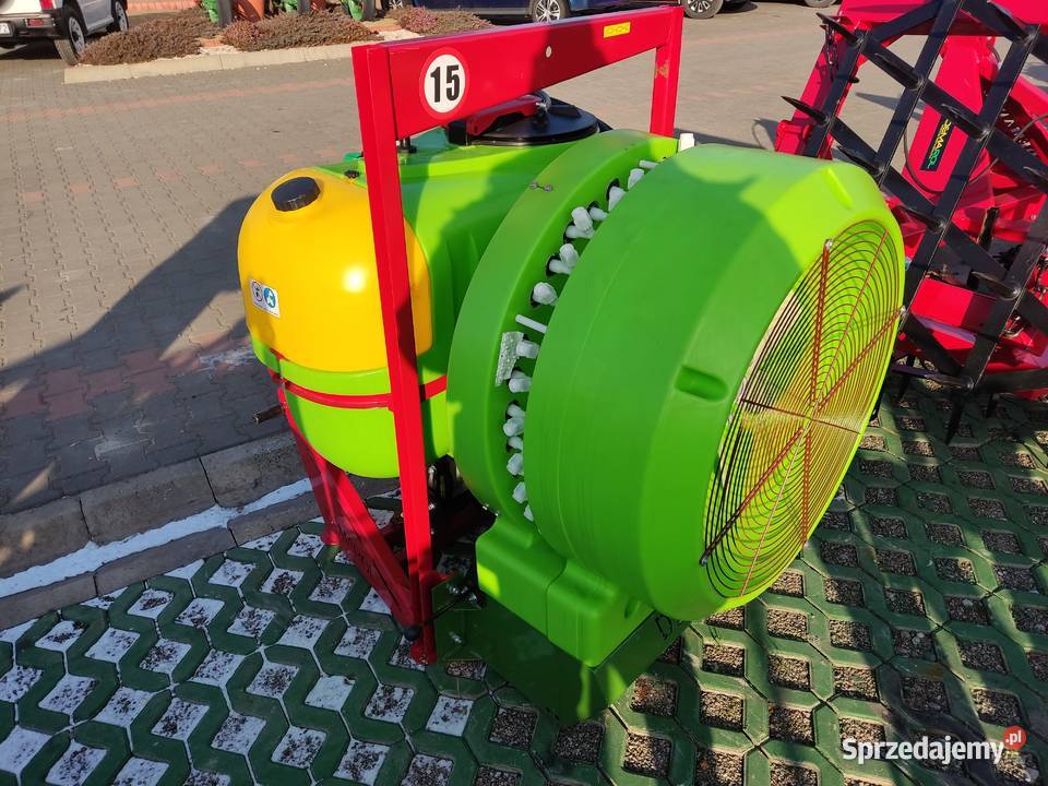 Opryskiwacz zawieszany sadowniczy 200600l Sandomierz