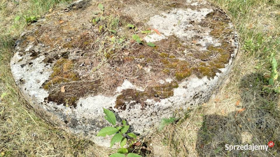 Żarna młyńskie stare