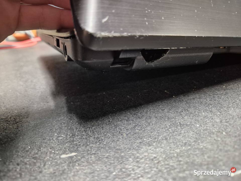 Laptop lenovo g780 uszkodzony prawy zawias 4GB Ruda Śląska sprzedam