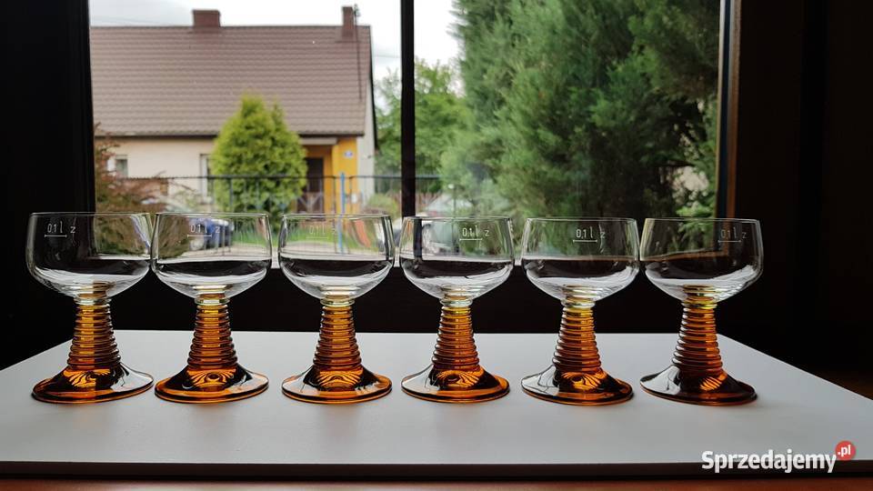 Stare szklane kieliszki do wina alkoholu z Dąbrowa Górnicza