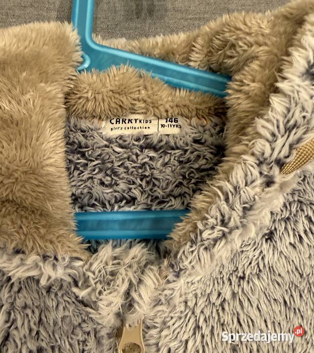 Dziewczęca futerkowa bluza z kapturem Carry 10 lat+ Bluzy sprzedam