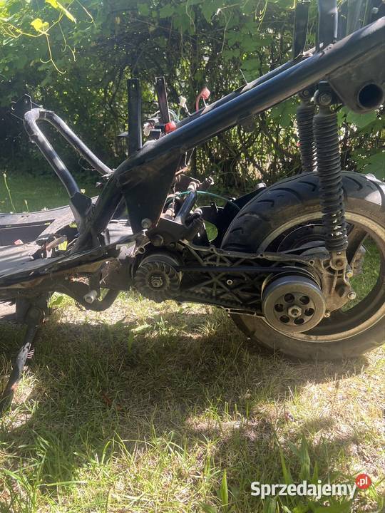 Pozostałości skuterze 2t całość na części 2222km Lusówko