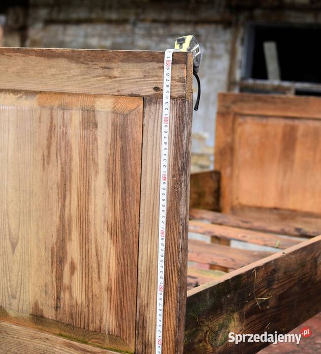 stare drewniane łóżko meble dom pokój antyk podkarpackie