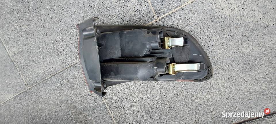 Toyota previa lampa tylna lewa Byków