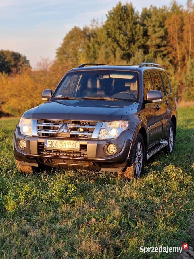 Mitsubishi Pajero IV 32 DID światła przeciwmgielne Kiełpino sprzedam
