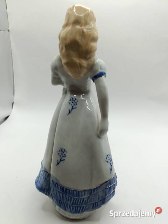 Figurka dziewczyna blondyna w długiej sukni z Zamość