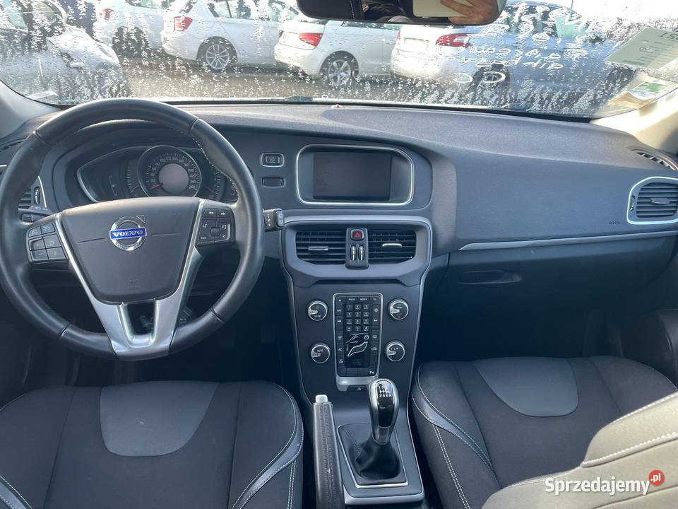 VOLVO V40 20i T2 122 DS148 Wrocław