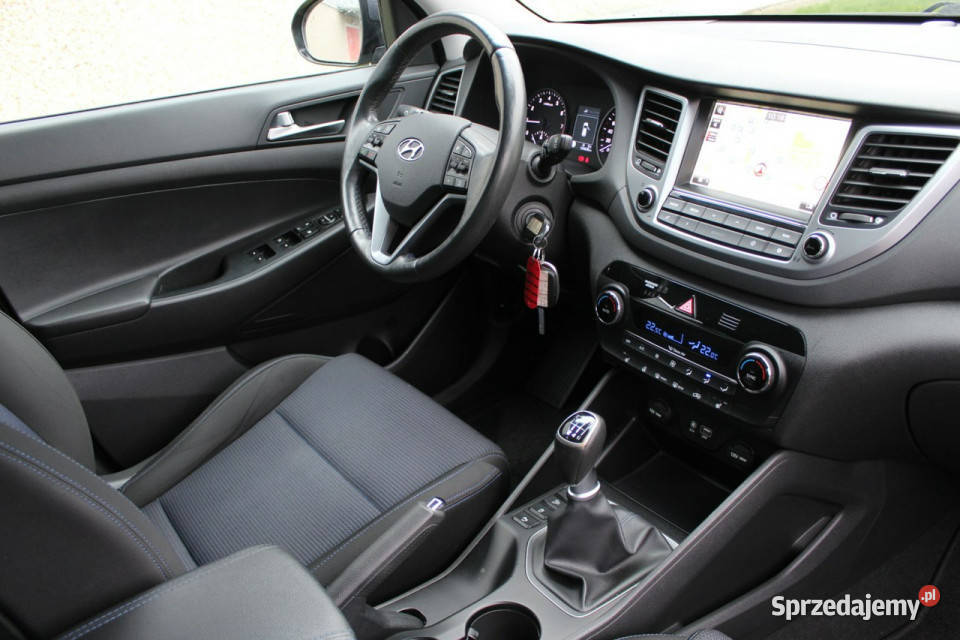 Hyundai Tucson 16 Benzyna 124 Wyposażenie przyciemniane szyby Lubań