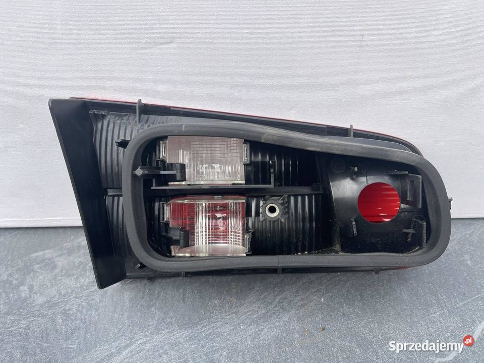 RENAULT LAGUNA 2 PRAWA LAMPA W KLAPĘ osobowe Ostroróg