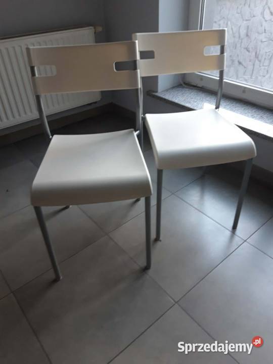 Krzesła białe z tworzywa sztucznego Borzygniew