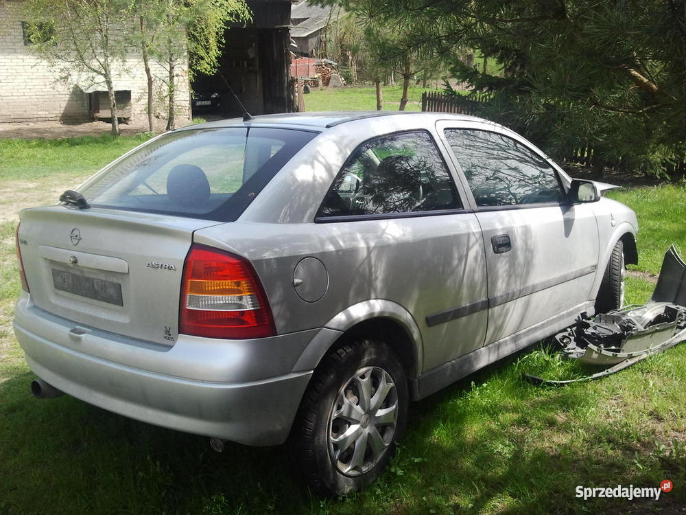 Opla Astrę II wypadku Astra Kielce