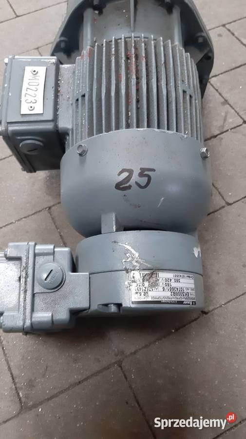 Motoreduktor 037 kW 415 obr Leszno sprzedam