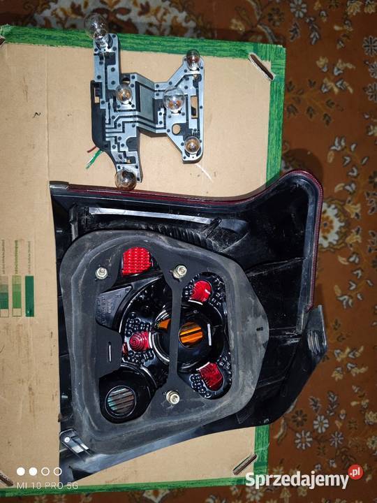 Lampa tylna prawa Toyota Avensis t25 sedan 2004r mazowieckie