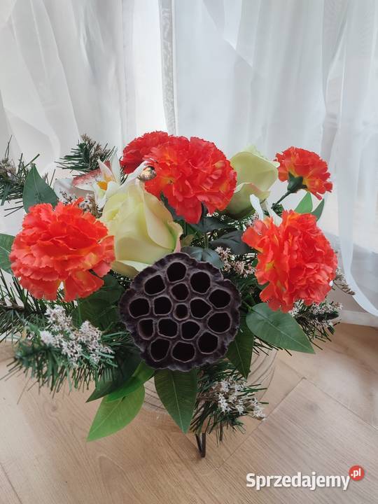 Kompozycja kwiatowa na grób wiązanka na cmentarz