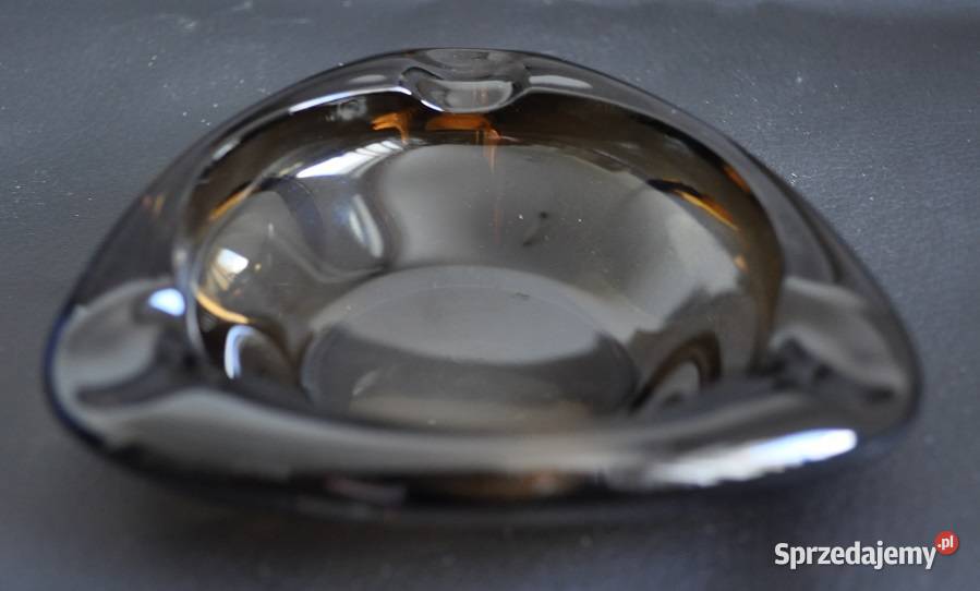 Trójkątna popielniczka z Francji mazowieckie Warszawa