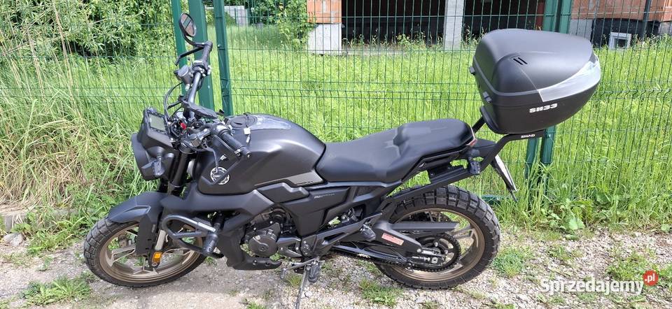 Kufer ze stelarzem shad zontes g1 gk