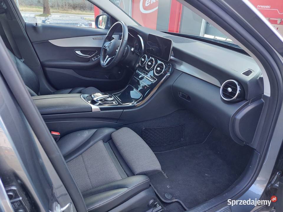 Sprzedam Mercedesa C 300 258 4 Matic benzyna