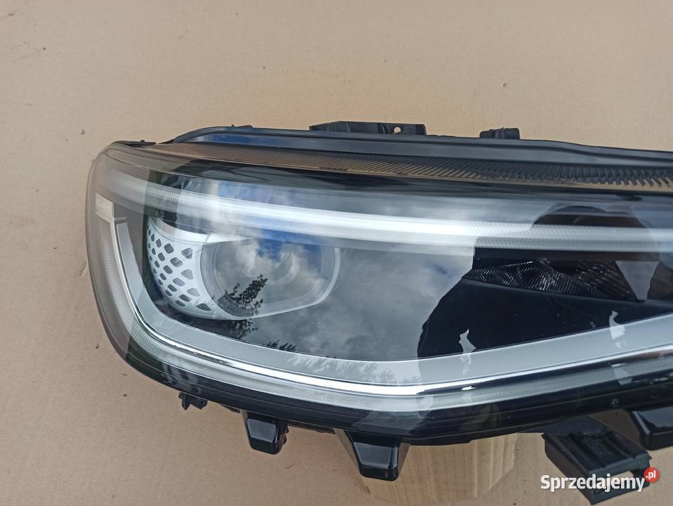 VW ID4 REFLEKTOR PRAWY LAMPA PRAWA FULL LED Bieleń