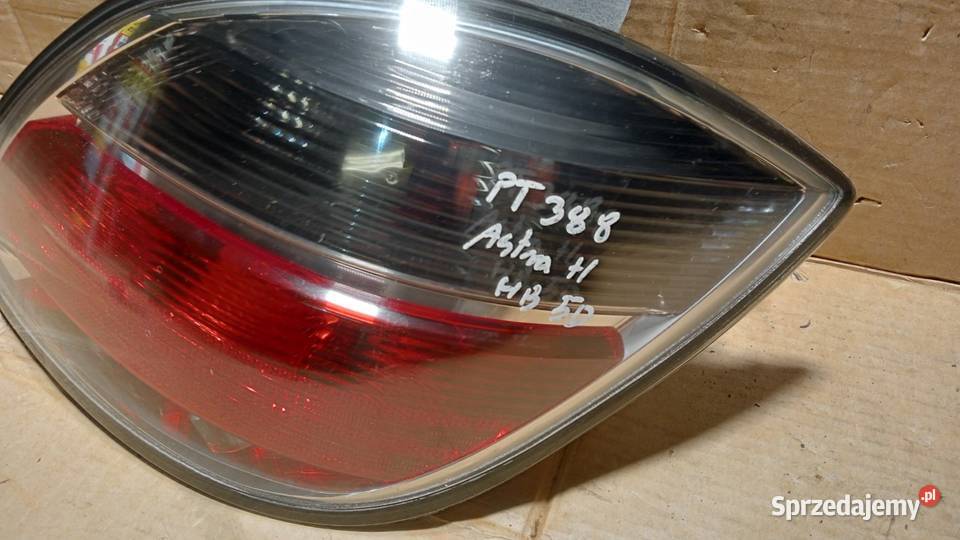 OPEL ASTRA H HB LAMPA TYŁ PRAWA