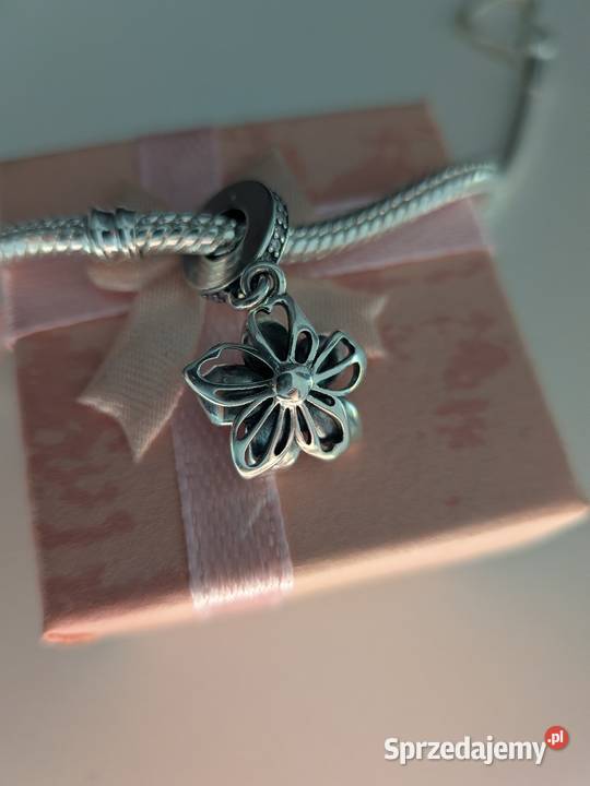 Kwiatek charms Kraków sprzedam