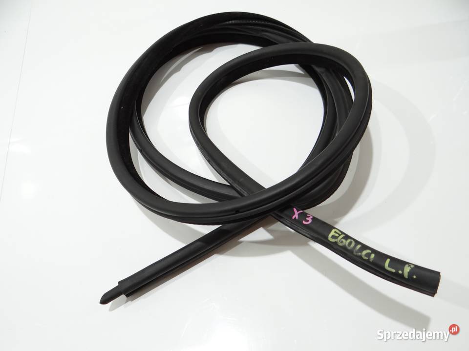 USZCZELKA DRZWI LEWY PRZÓD BMW E60 LCI Strzyżewice sprzedam