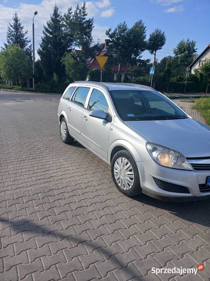 Sprzedam Opla Astrę H 16 benzyna Rok produkcji 2007 Dobromierz