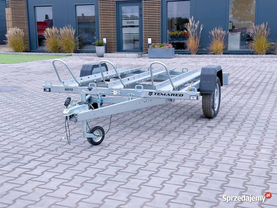Przyczepa TEMARED MOTO 3 PREMIUM na 3 motocykle niskopodłogowe Burtowe i plandeki