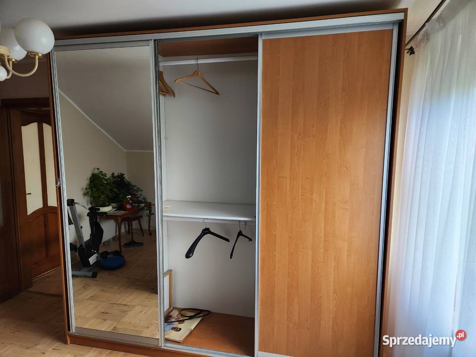Sprzedam szafę trzydrzwiową z lustrem pomorskie Gdynia