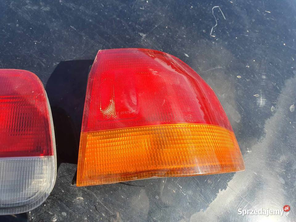 Lampa tylna prawa lewa Honda Civic VI sedan 4d sprzedam