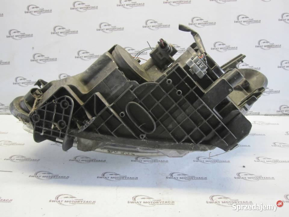 QASHQAI I J10 10r lampa prawa przód 26010BR01A