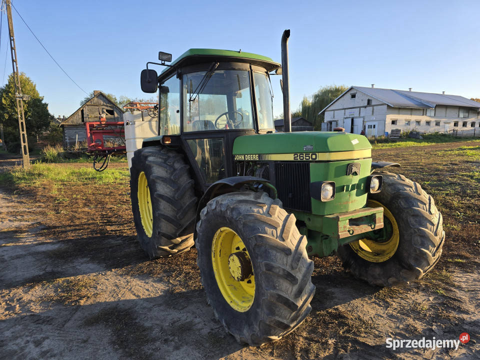 BEZ MINIMALNEJ Ciągnik JOHN DEERE 2650 4x4 78