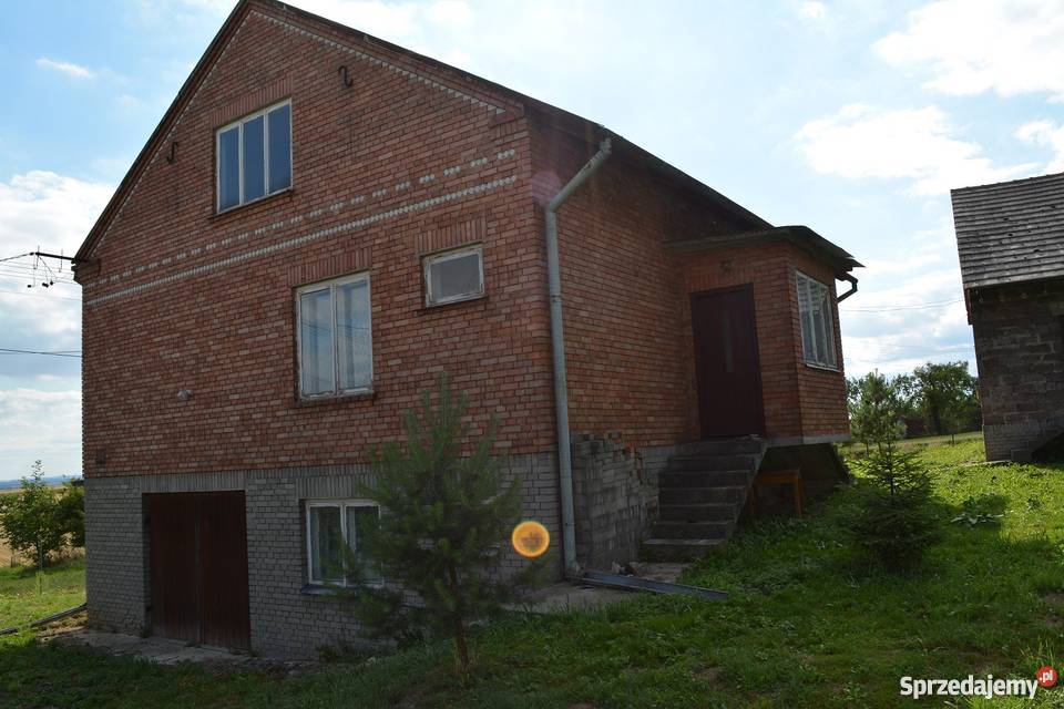 Dom z budynkami gospodarczymi na działce 110ha 11000m2