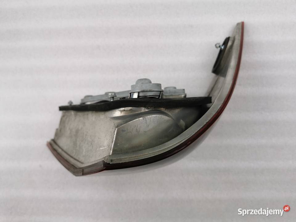 Lampa Prawy Tył Tylna Prawa Mercedes C Klasa lampy tylne sprzedam