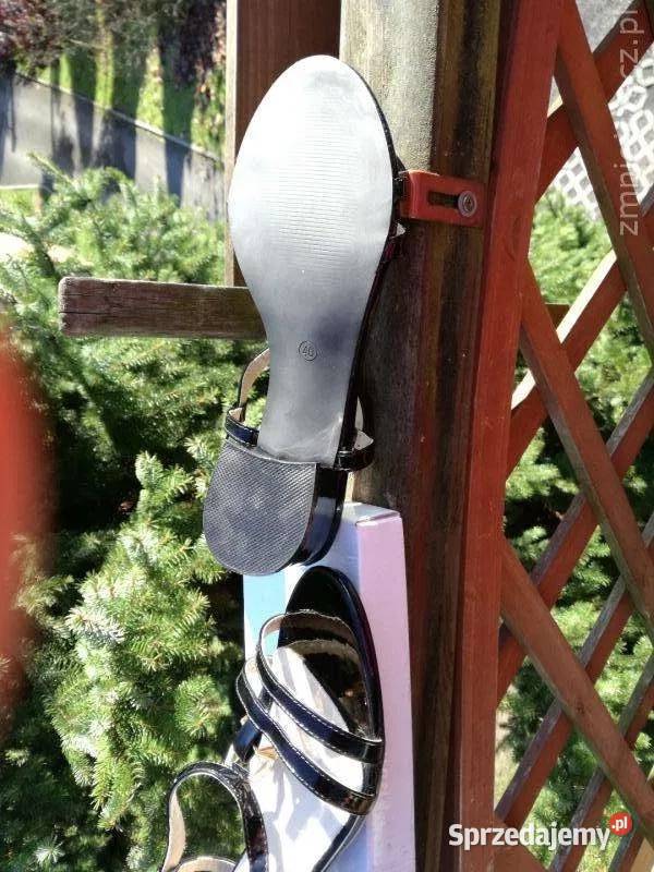 NIESPOTYKANE lakierowane CZARNO ZŁOTE sandałki Inna marka